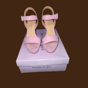 EUC Madden Girl Lavender Heeled Sandals